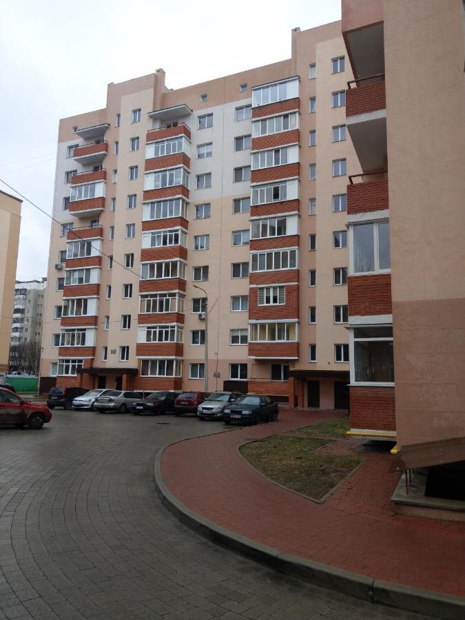 Однокімнатна Квартира В Новобудові По Мельника รีฟเน ภายนอก รูปภาพ